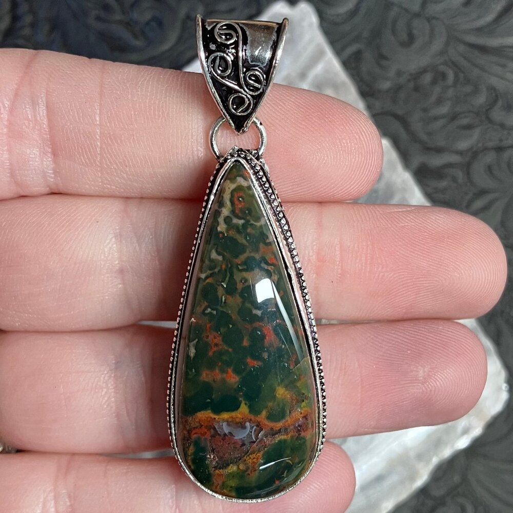 Antique Styled Heliotrope Bloodstone Pendant Stone Crystal Jewelry